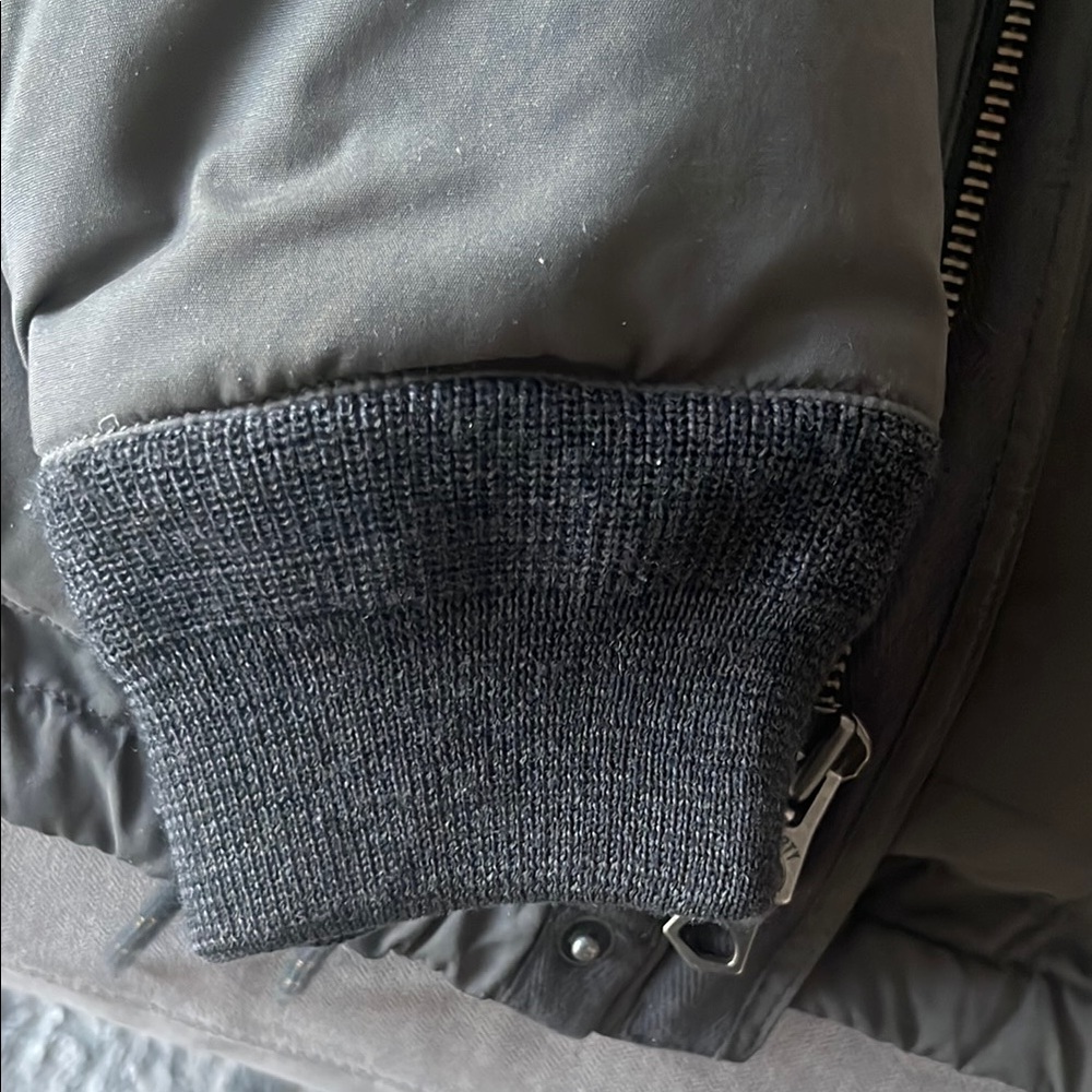 Men's Gray Puffer Jacket - Picture 12 of 16